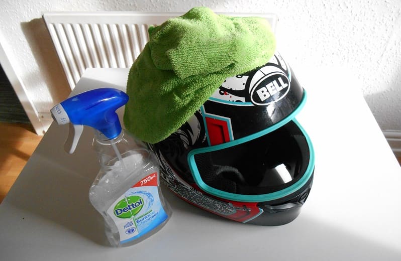 Cara Cuci Helm di Rumah